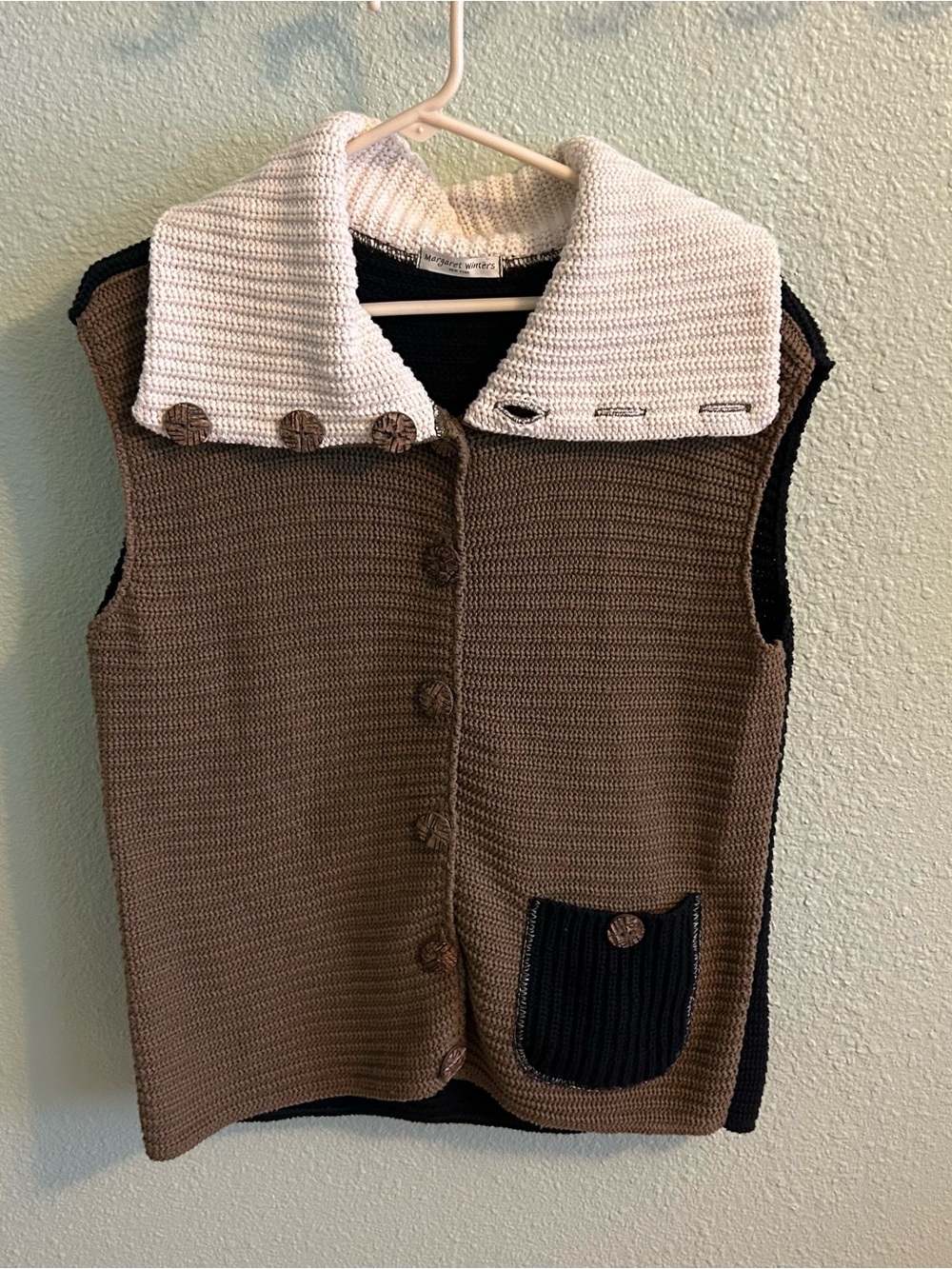Margaret Winters Black Brown White Knit Vest Size Medium